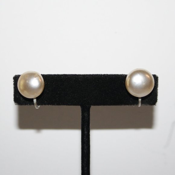 🤍 Screw-On Pearl Earrings · 0.5" · Vintage Classic for Non-Pierced Ears ✨ - Picture 1 of 4